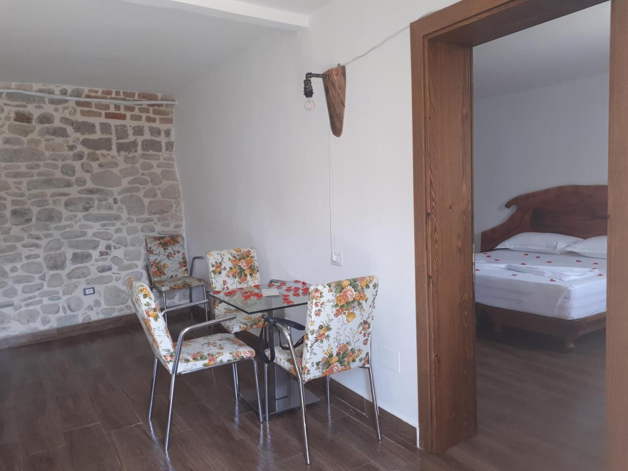 Hotel Omer Berat Eksteriør billede